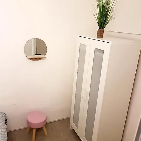 Joli 2 Pièces Climatisé Tout équipé Pour Agréable Appartement