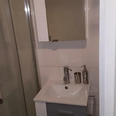 Appartement Joli 2 Pièces Climatisé Tout équipé Pour Agréable Marseille